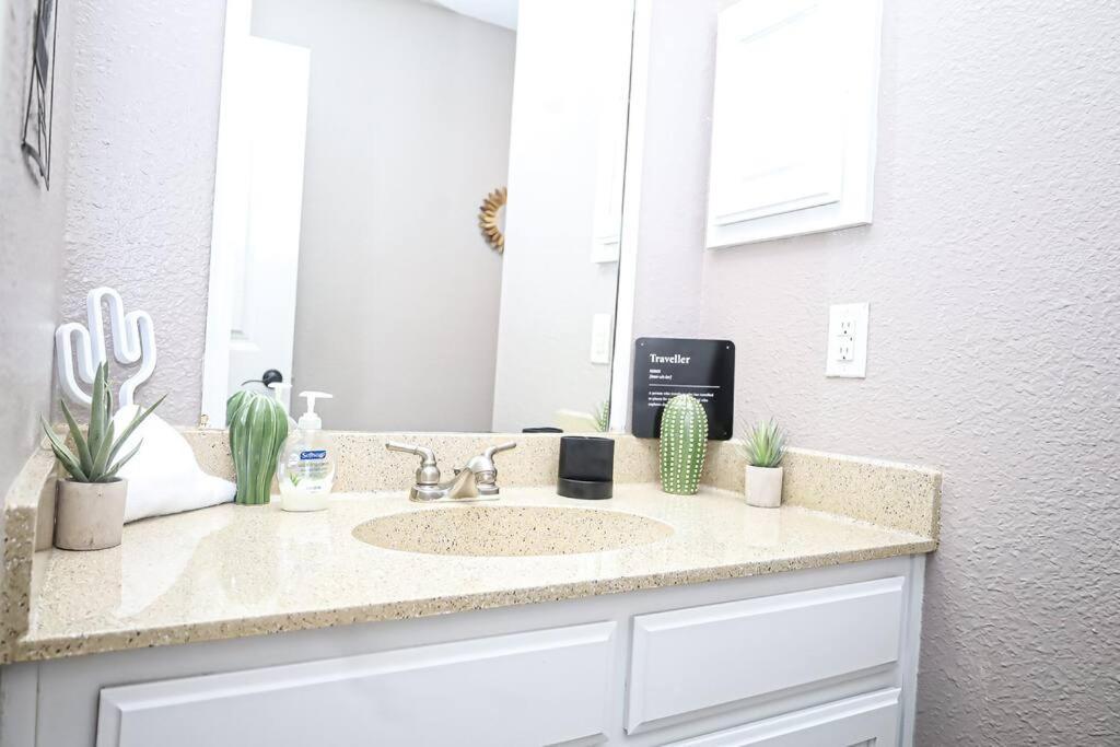 Comfy Two-Bedroom Apartment In Arlington Extérieur photo